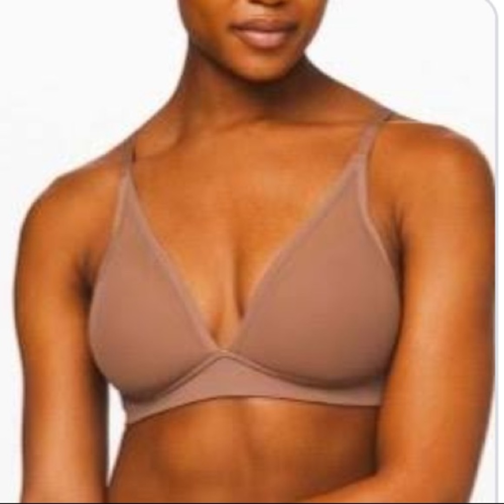 Lululemon tan bra